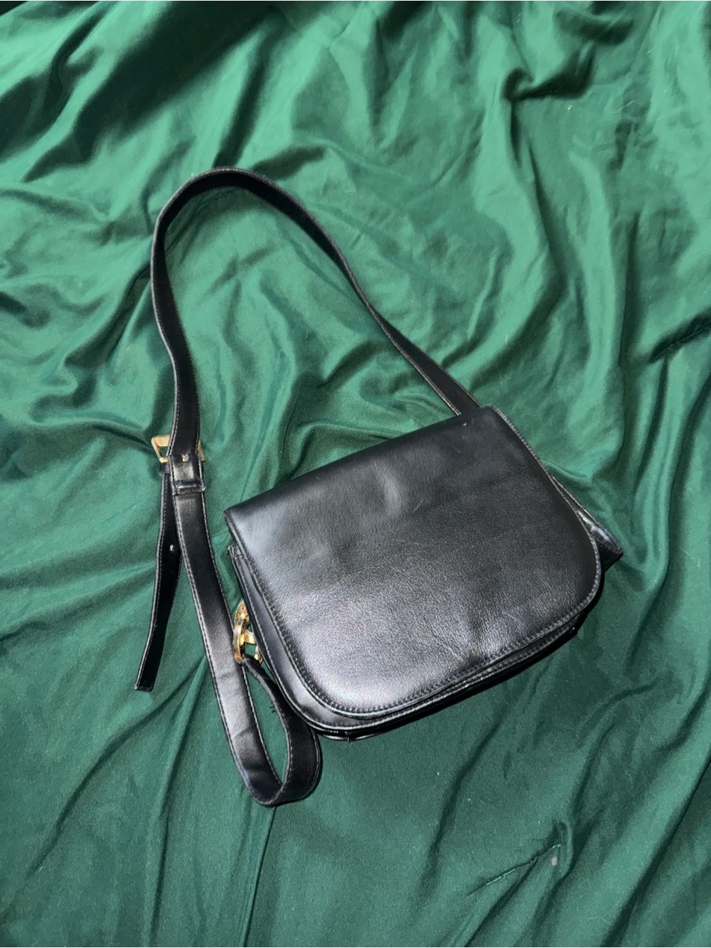 Classic Black Leather Crossbody Bag - Timeless Everyday Style